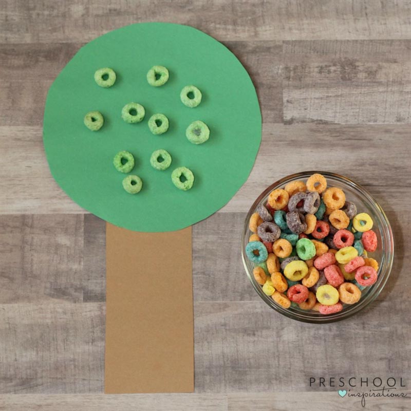 Counting and fine motor practice with preschool apple activity