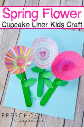 Need a perfect craft idea for the spring? These cupcake liner flowers are perfect for a flower theme or spring theme for an art project.