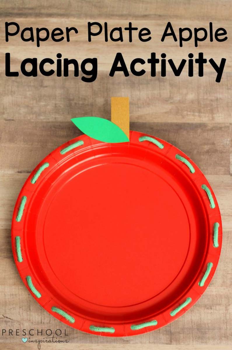 Paper plate lacing activity - works on fine motor skills in a fun and easy way! A great fall craft for preschoolers or a craft to tie into an apple theme. #preschool #prek #finemotor #apple #appleactivities #kidsactivities