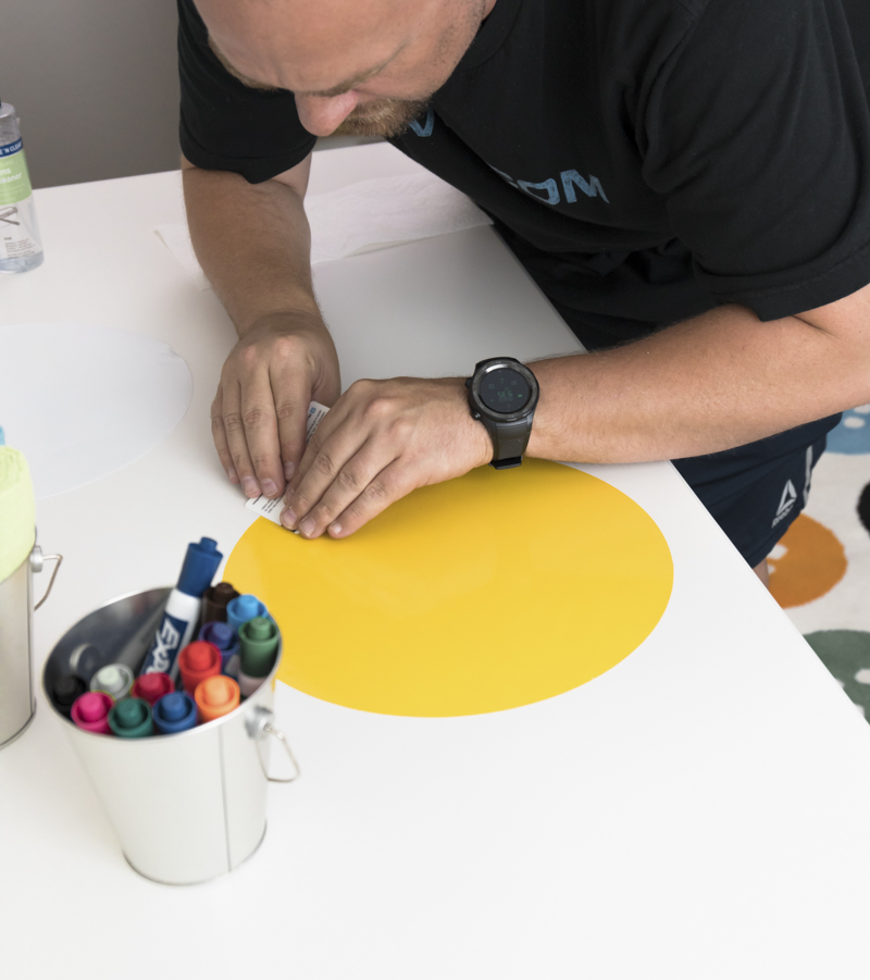 How to apply dry erase circles